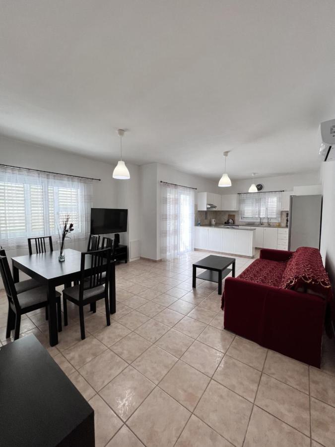 Pafia Sunbeach Townhouse Paphos Exteriör bild
