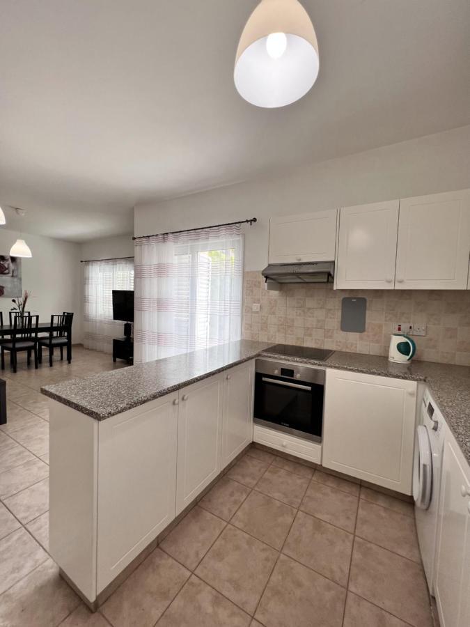 Pafia Sunbeach Townhouse Paphos Exteriör bild