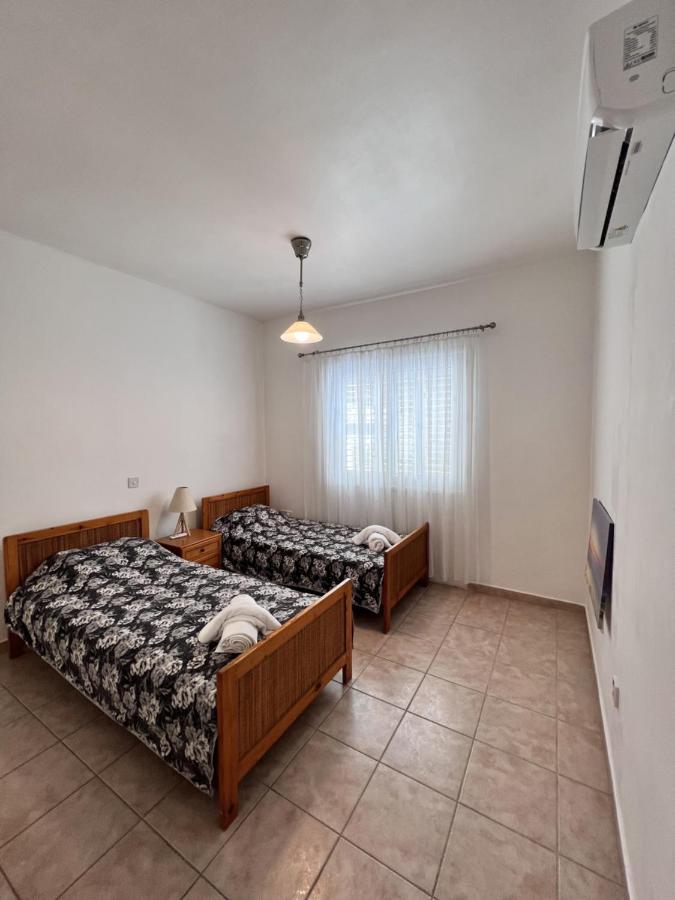 Pafia Sunbeach Townhouse Paphos Exteriör bild